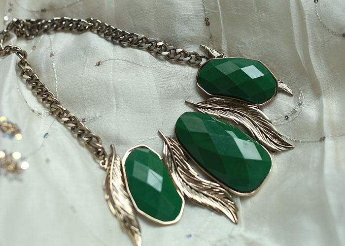 green-statement-necklace