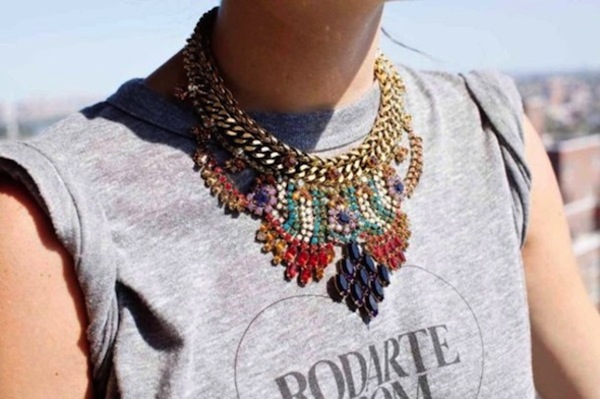how-to-style-statement-necklace-13