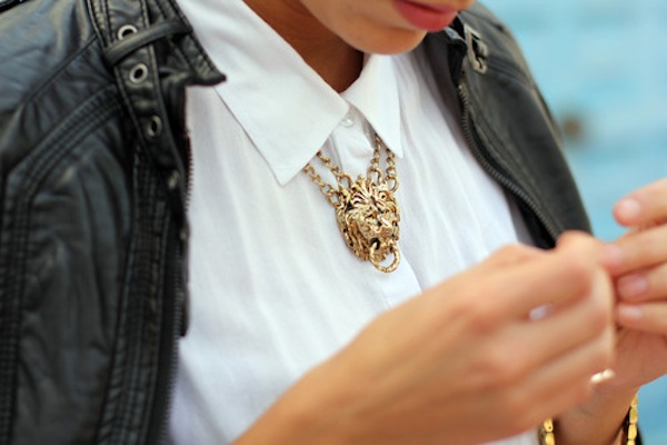 how-to-style-statement-necklace-14