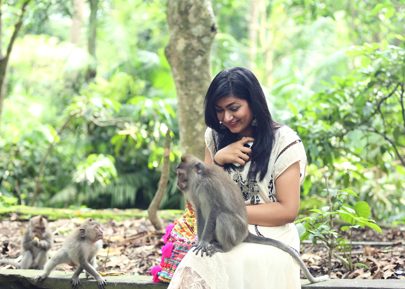 The most amazing part of the day. lol!! The second monkey was super fascinated with my bag. : P
