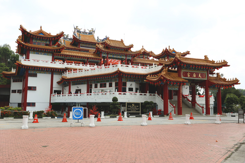 First view of the Thean Hou Temple
