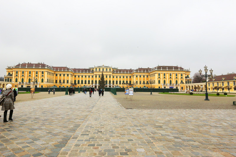 The very grand schonbrunn palace