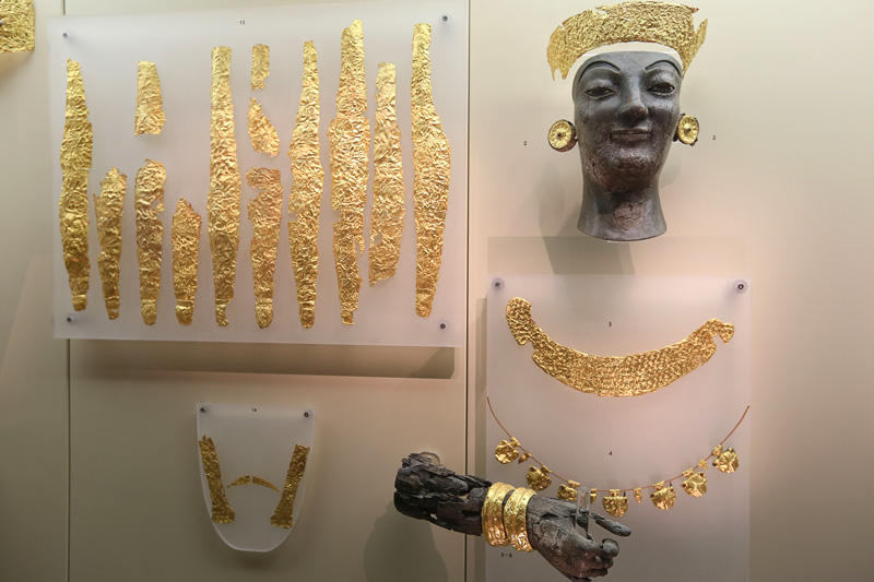The ancient greek gold  jewellery 